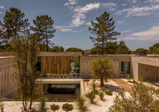 Muda L11 House / Pereira Miguel Arquitectos - Image 3 of 24
