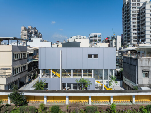 MOM House / Supra-Simplicities - Exterior Photography, Balcony