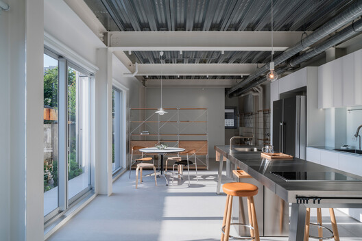 MOM House / Supra-Simplicities - Interior Photography, Kitchen, Countertop, Glass, Chair