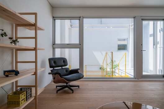 MOM House / Supra-Simplicities - Interior Photography, Living Room, Wood, Shelving, Glass, Chair
