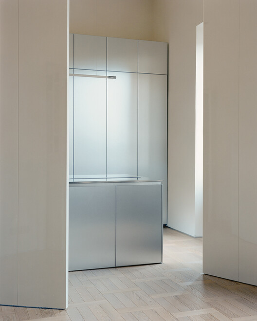House with Reflective Furniture / Set Architects House with Reflective Furniture / Set Architects - Interior Photography, Wood, Closet, Glass