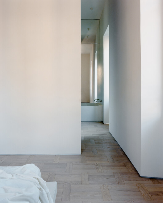 House with Reflective Furniture / Set Architects House with Reflective Furniture / Set Architects - Image 12 of 17