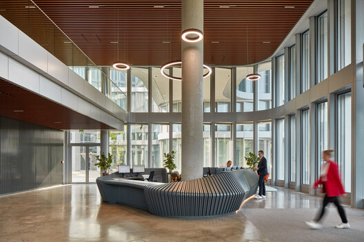 WPP Headquarters Mizal / Eller + Eller Architekten GmbH WPP Headquarters Mizal / Eller + Eller Architekten GmbH - Interior Photography, Glass, Column