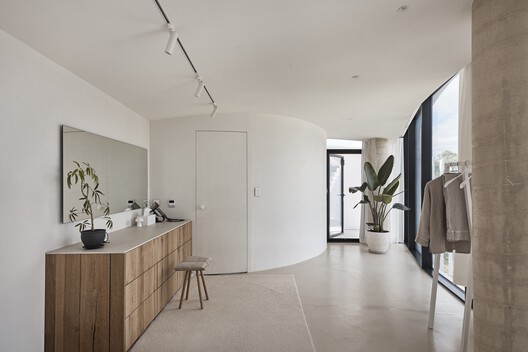 The Orb House / Chiasmus Partners - Interior Photography, Kitchen, Chair