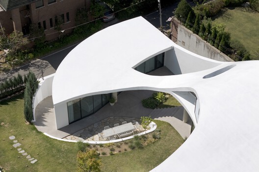 The Orb House / Chiasmus Partners - Image 3 of 31