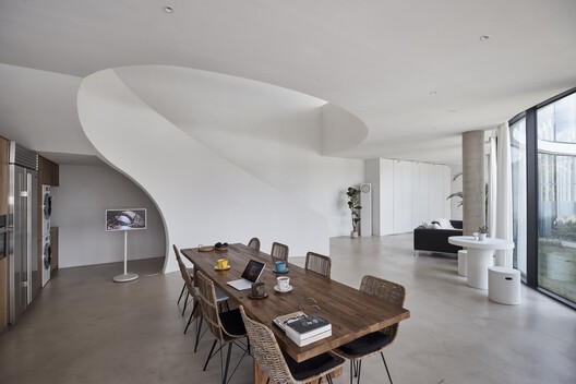 The Orb House / Chiasmus Partners - Interior Photography, Wood, Lighting, Table, Chair, Glass