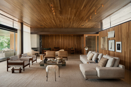 Tear House / Felipe Caboclo Arquitetura Tear House / Felipe Caboclo Arquitetura - Interior Photography, Living Room, Sofa, Table, Wood, Chair, Lighting