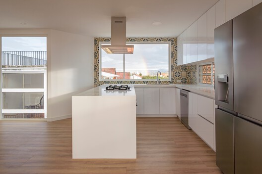 Sabina I House / Atempo Arquitectura - Interior Photography, Kitchen, Countertop, Wood, Lighting, Sink