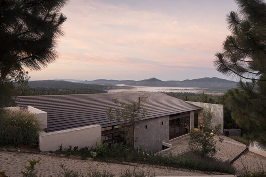 RB Tapalpa Cabin / ALMA de Arquitectos RB Tapalpa Cabin / ALMA de Arquitectos - Exterior Photography