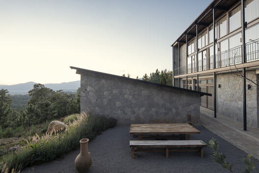 RB Tapalpa Cabin / ALMA de Arquitectos RB Tapalpa Cabin / ALMA de Arquitectos - Exterior Photography