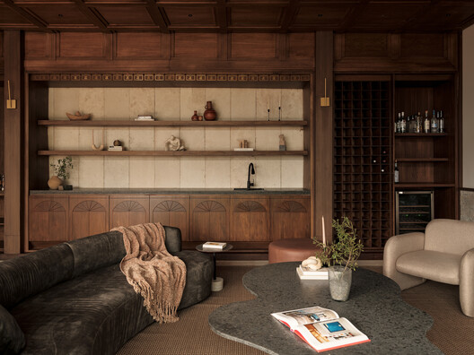 RB Tapalpa Cabin / ALMA de Arquitectos RB Tapalpa Cabin / ALMA de Arquitectos - Interior Photography, Living Room, Wood, Lighting, Chair