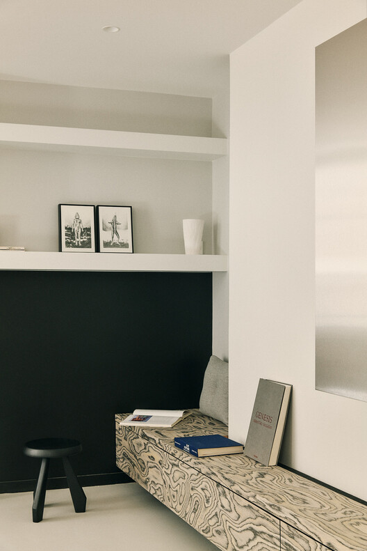 Enfants Rouges Apartment / Studio Carré - Interior Photography, Wood, Lighting