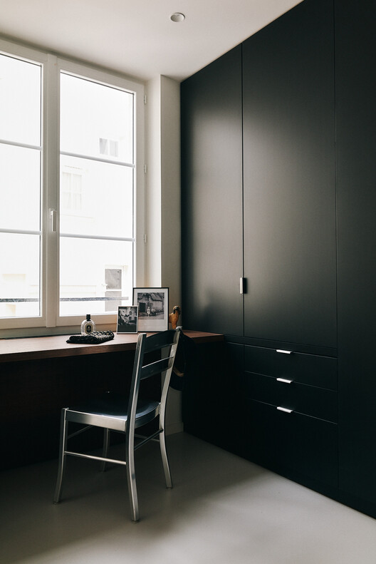 Enfants Rouges Apartment / Studio Carré - Interior Photography, Kitchen, Wood, Lighting, Door, Glass