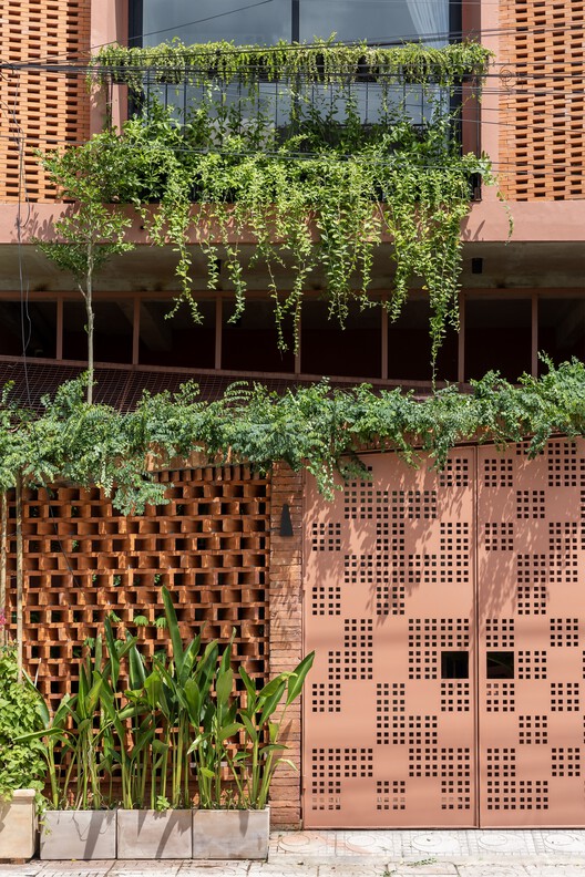 Vĩnh Long House / NAQ Architecture Vĩnh Long House / NAQ Architecture - Exterior Photography, Balcony