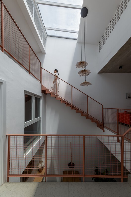 Vĩnh Long House / NAQ Architecture Vĩnh Long House / NAQ Architecture - Interior Photography, Stairs, Wood, Handrail