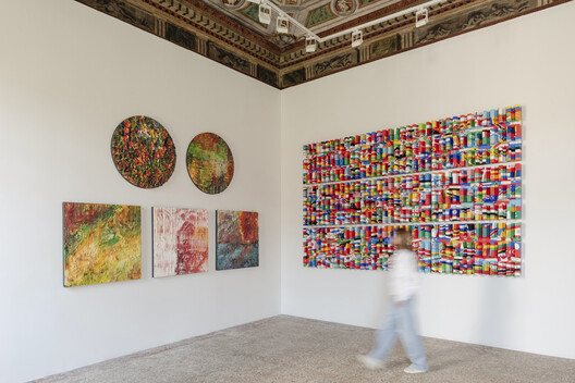 The ECC Awards Shortlist Explores Memory, Identity and Technology in Venice - Image 17 of 52