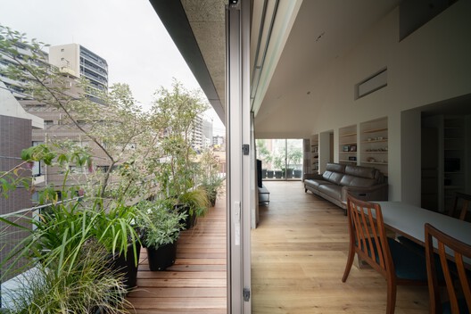 Tokyo Ballet House / Kenta SANO & Associates, Architects Tokyo Ballet House / Kenta SANO & Associates, Architects - Interior Photography, Wood, Door, Glass, Balcony, Deck