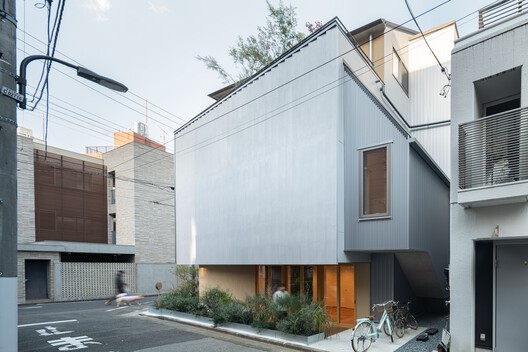 Tokyo Ballet House / Kenta SANO & Associates, Architects Tokyo Ballet House / Kenta SANO & Associates, Architects - Exterior Photography, Balcony