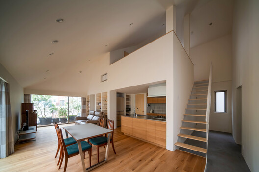 Tokyo Ballet House / Kenta SANO & Associates, Architects Tokyo Ballet House / Kenta SANO & Associates, Architects - Interior Photography, Wood, Lighting, Chair