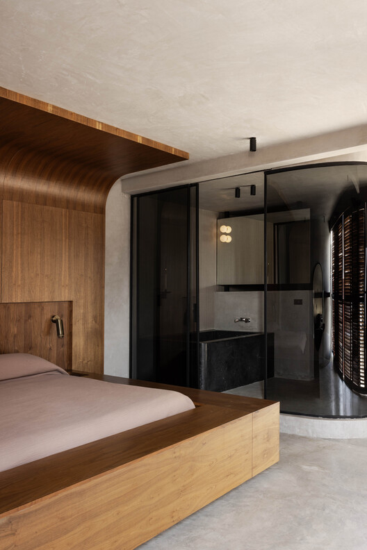 Brutalist Penthouse / Barde + vanVoltt Brutalist Penthouse / Barde + vanVoltt - Interior Photography, Wood, Lighting, Bedroom