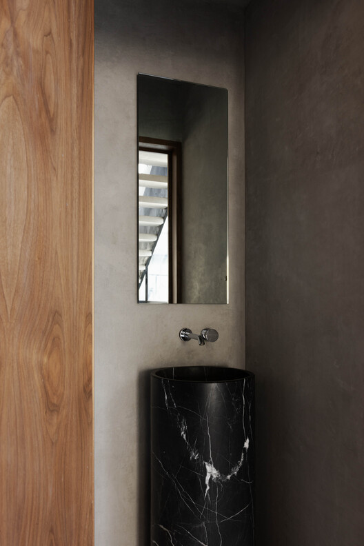 Brutalist Penthouse / Barde + vanVoltt Brutalist Penthouse / Barde + vanVoltt - Image 25 of 30