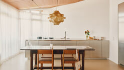041BÖT Apartment / Christopher Sitzler