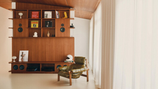 041BÖT Apartment / Christopher Sitzler 041BÖT Apartment / Christopher Sitzler - Interior Photography, Wood, Shelving, Lighting