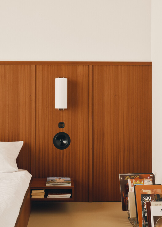 041BÖT Apartment / Christopher Sitzler 041BÖT Apartment / Christopher Sitzler - Interior Photography, Bedroom, Wood