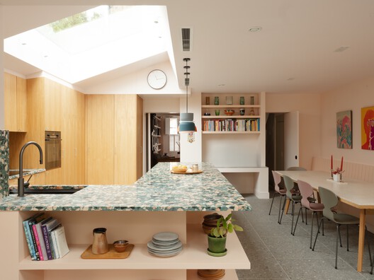 Sawtooth House / Francesco Pierazzi Architects Sawtooth House / Francesco Pierazzi Architects - Interior Photography, Wood, Lighting, Kitchen, Table, Countertop, Chair