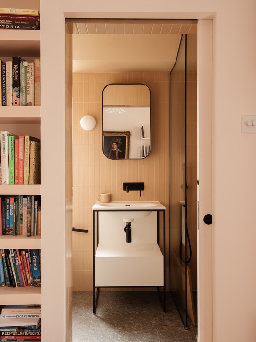 Sawtooth House / Francesco Pierazzi Architects Sawtooth House / Francesco Pierazzi Architects - Interior Photography, Closet, Wood, Lighting
