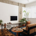 Caju Apartment / CODA Arquitetura - Interior Photography, Apartment Interiors, Table, Lighting, Chair