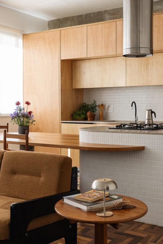Caju Apartment / CODA Arquitetura Caju Apartment / CODA Arquitetura - Interior Photography, Kitchen, Wood, Countertop, Chair, Table, Lighting