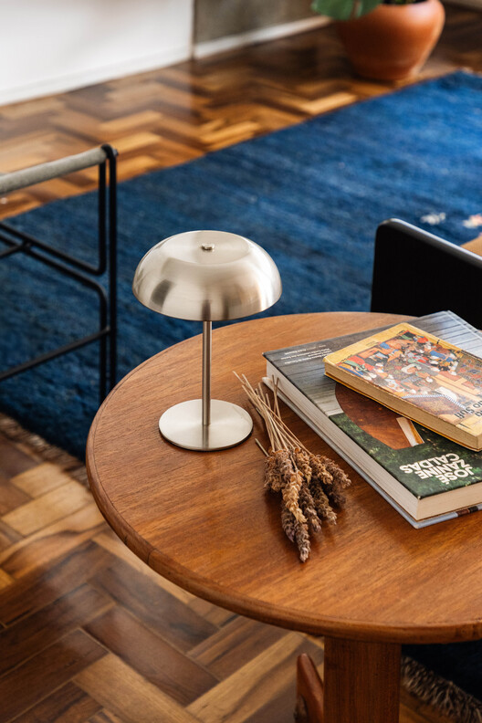 Caju Apartment / CODA Arquitetura Caju Apartment / CODA Arquitetura - Interior Photography, Wood, Table
