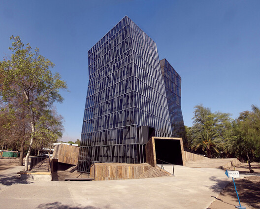 Alejandro Aravena and Smiljan Radić Receive Chile's 2026 National Architecture Prize Alejandro Aravena and Smiljan Radić Receive Chile's 2026 National Architecture Prize - Image 2 of 7