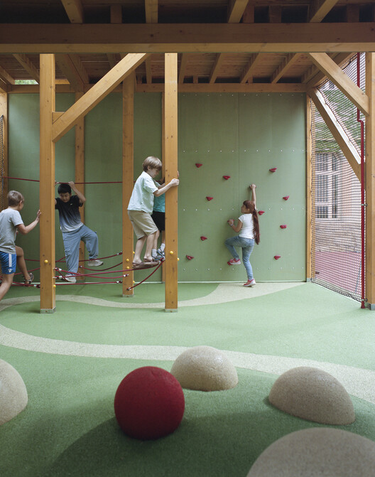 The Vertical Playgarden / Studio KRAFT The Vertical Playgarden / Studio KRAFT - Interior Photography