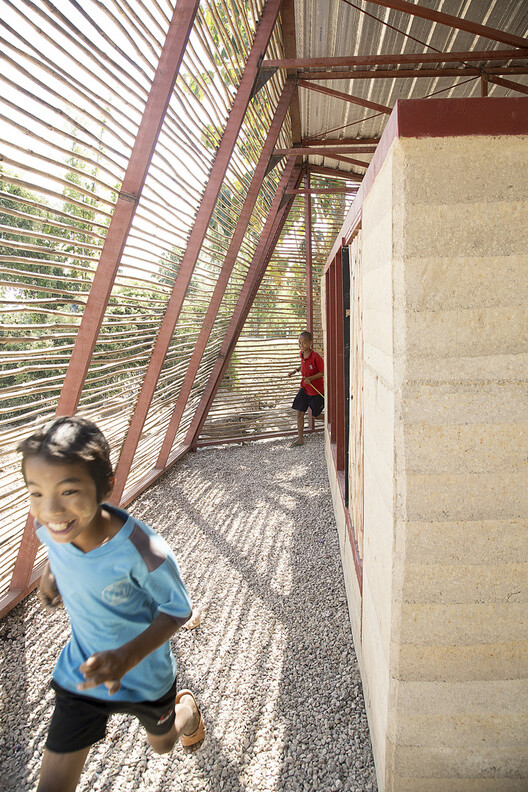 Schools at the Border: How Architecture Supports Learning in Conditions of Displacement Schools at the Border: How Architecture Supports Learning in Conditions of Displacement - Image 10 of 13