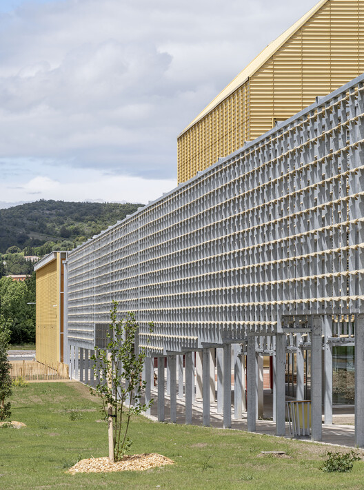 Cultural Center La Tuilerie in Limoux / Ferrier Marchetti Studio Cultural Center La Tuilerie in Limoux / Ferrier Marchetti Studio - Exterior Photography, Facade