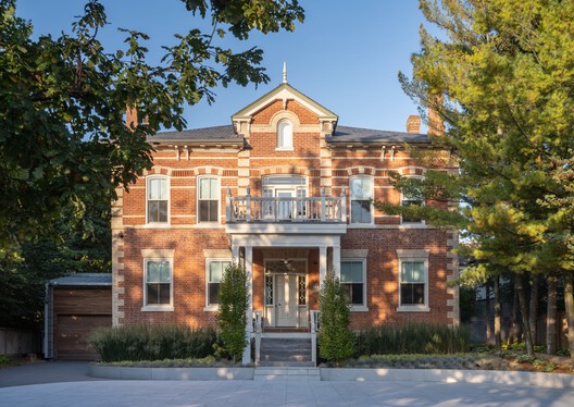 Snider House / Giannone Petricone Associates Inc. Architects Snider House / Giannone Petricone Associates Inc. Architects - Exterior Photography, Windows, Door, Brick