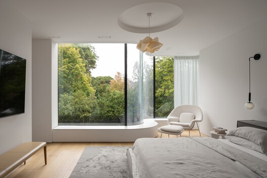 Snider House / Giannone Petricone Associates Inc. Architects Snider House / Giannone Petricone Associates Inc. Architects - Interior Photography, Bedroom, Bed, Chair