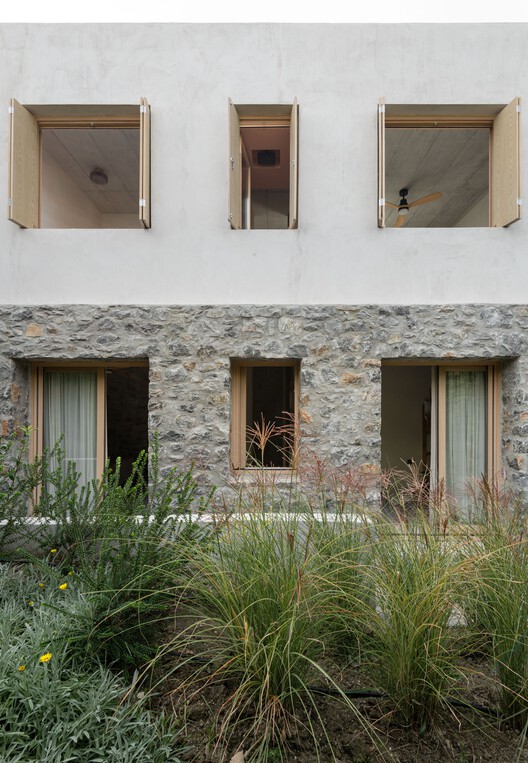 Treelithon - A countryside retreat / Not a Number Architects Treelithon - A countryside retreat / Not a Number Architects - Exterior Photography, Concrete