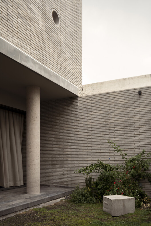 Refuge House / Taller Segovia Molina Refuge House / Taller Segovia Molina - Image 14 of 34