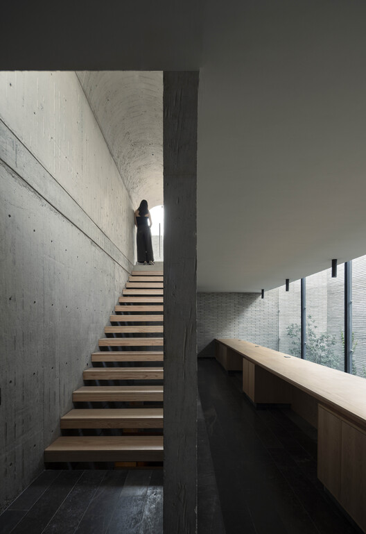Refuge House / Taller Segovia Molina Refuge House / Taller Segovia Molina - Interior Photography, Stairs, Wood, Concrete, Handrail