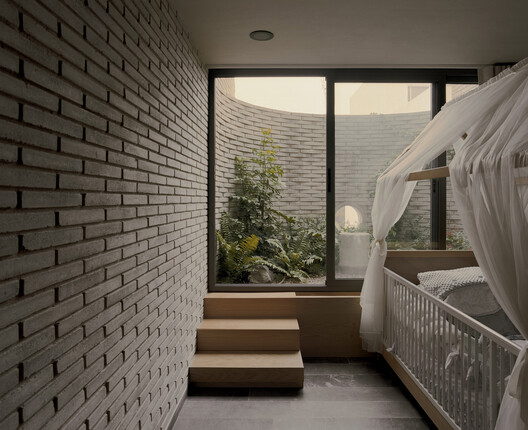 Refuge House / Taller Segovia Molina Refuge House / Taller Segovia Molina - Interior Photography, Chair
