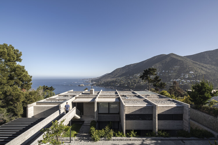 R.I. House / Infante Poblete Montt - Houses