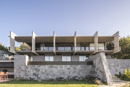 R.I. House / Infante Poblete Montt R.I. House / Infante Poblete Montt - Image 3 of 25