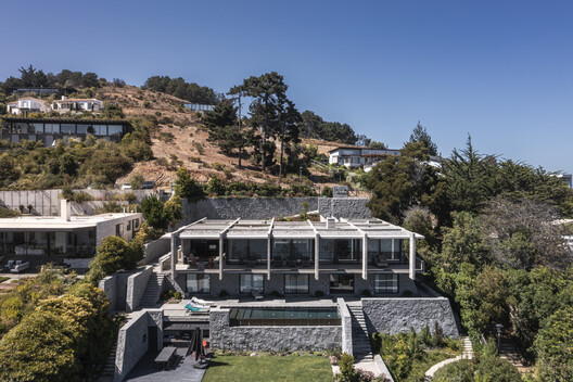 R.I. House / Infante Poblete Montt R.I. House / Infante Poblete Montt - Exterior Photography, Balcony