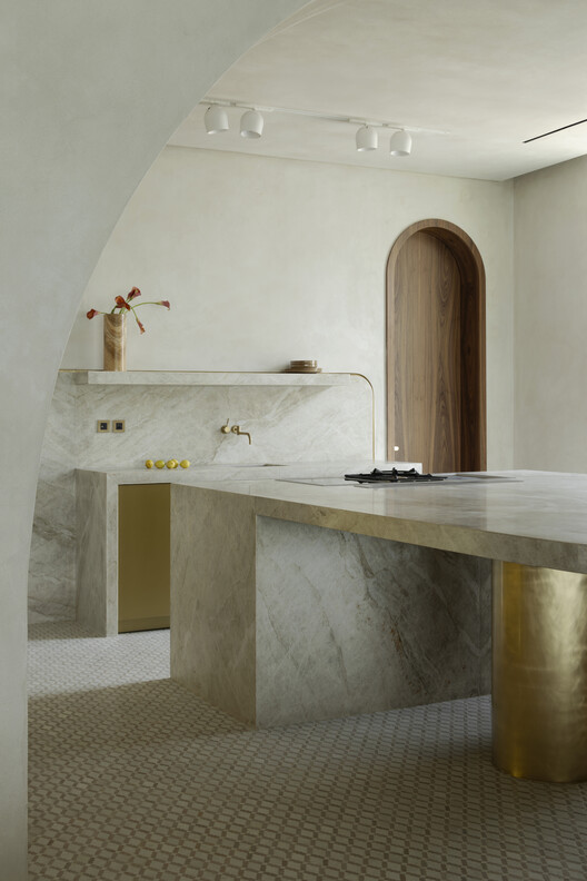 The Plinth House / Cambra Buró - Image 9 of 20