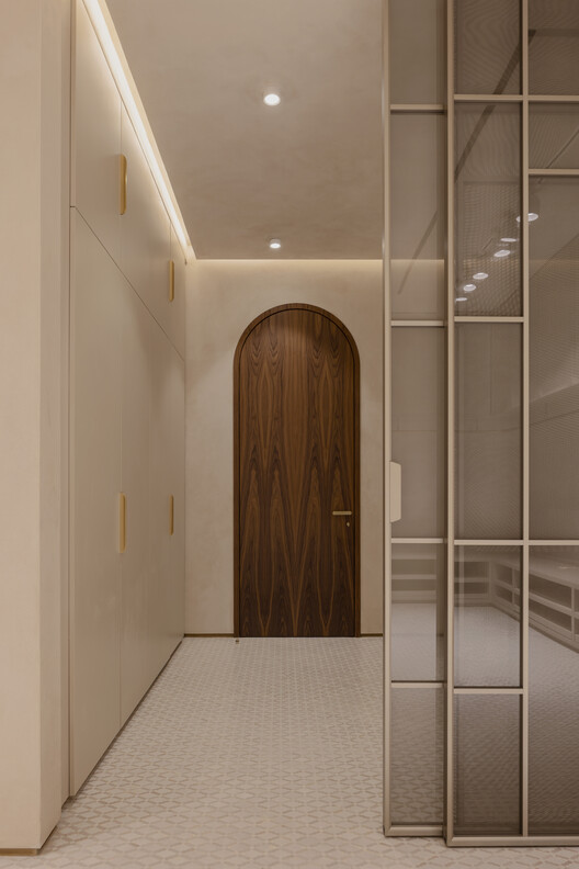 The Plinth House / Cambra Buró - Interior Photography, Closet, Wood, Lighting, Door, Glass