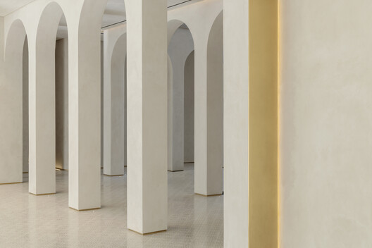 The Plinth House / Cambra Buró - Image 8 of 20