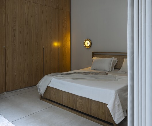 House Between Walls / Studio UF+O - Interior Photography, Bedroom, Bed, Wood, Lighting